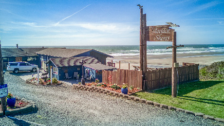 Moolack Shores Inn - Exterior