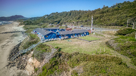 Moolack Shores Inn - Exterior