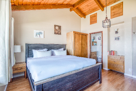 Hunting Lodge