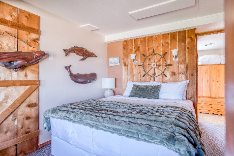 Whaler Room