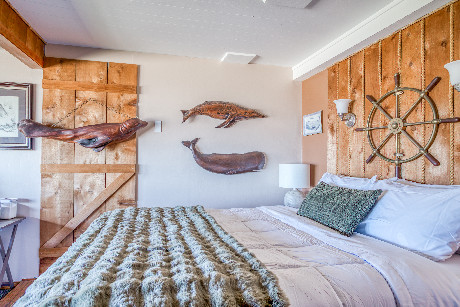 Whaler Room